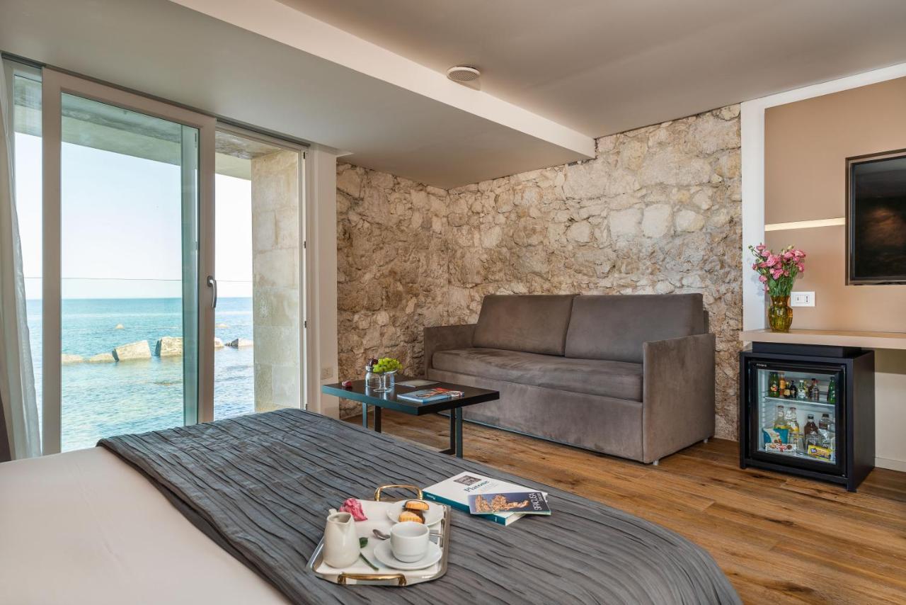 Re Dionisio Luxury Suites Syrakusa Exteriör bild