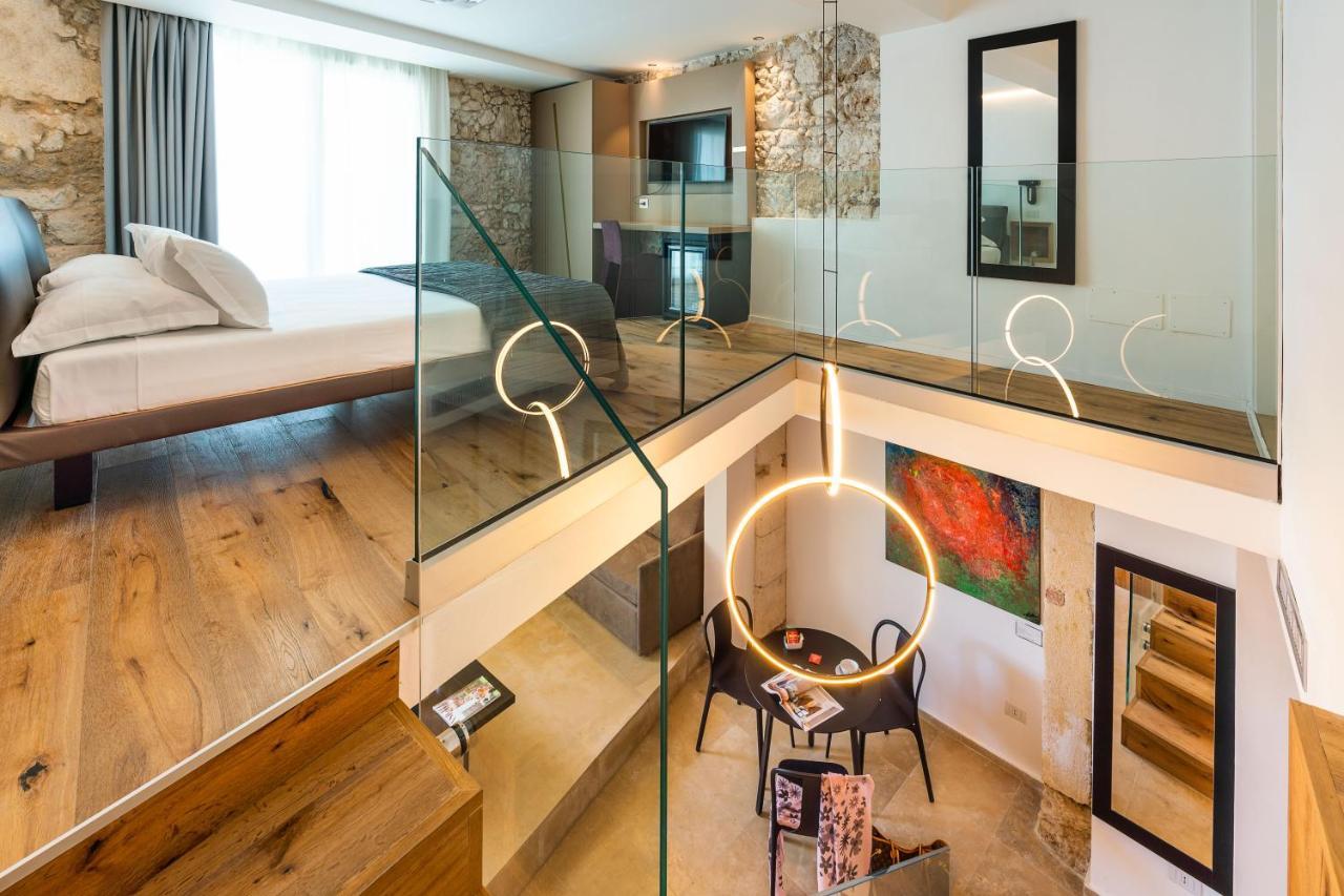 Re Dionisio Luxury Suites Syrakusa Exteriör bild
