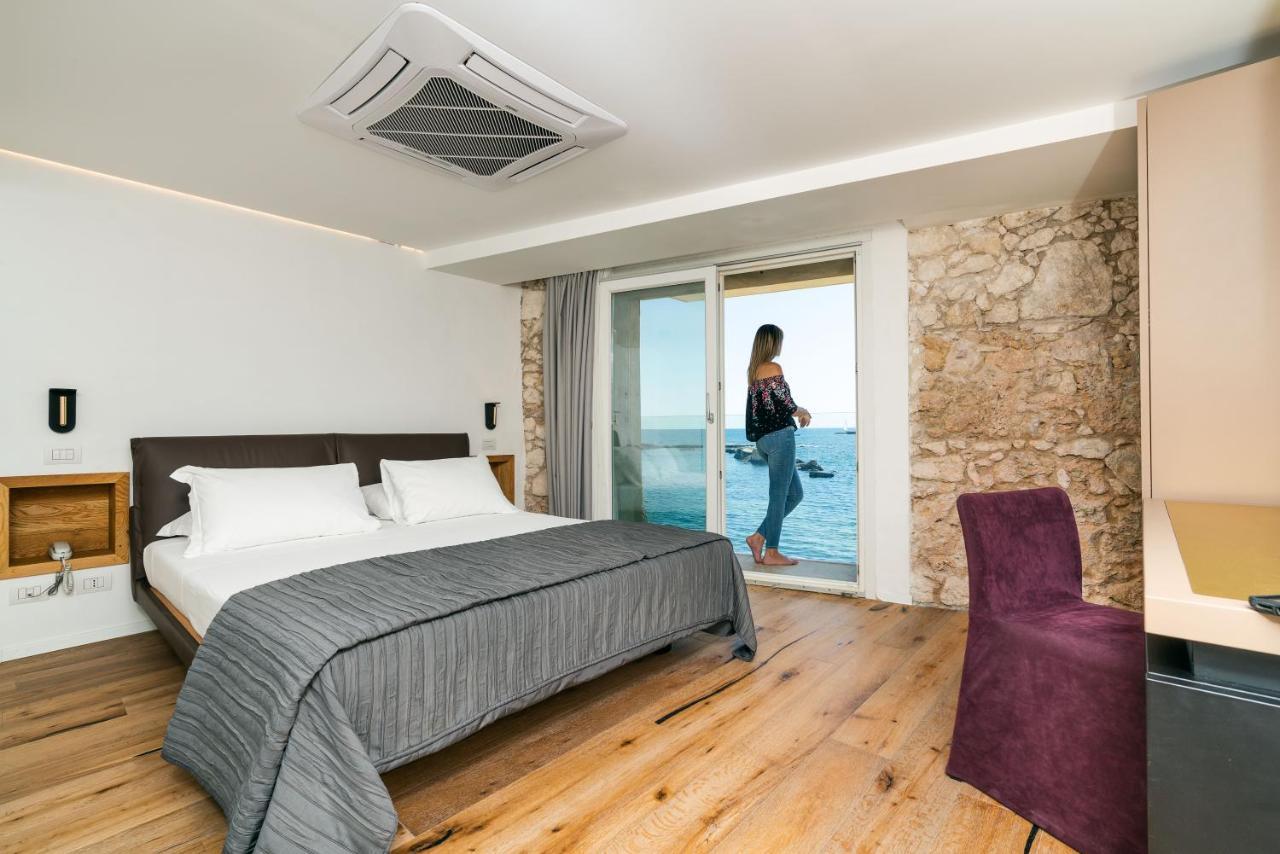 Re Dionisio Luxury Suites Syrakusa Exteriör bild
