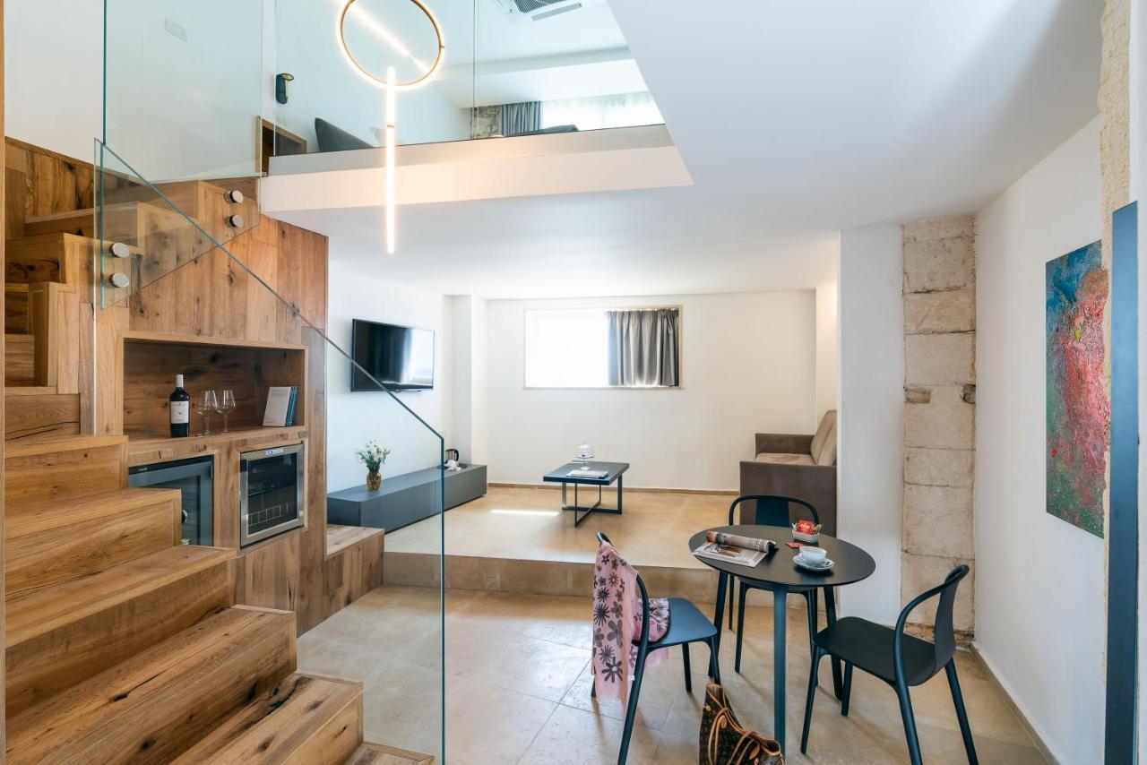 Re Dionisio Luxury Suites Syrakusa Exteriör bild