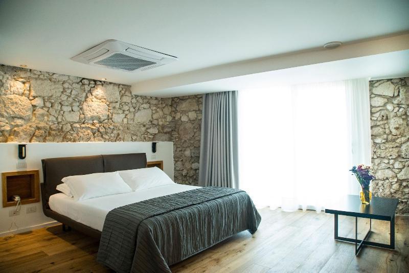 Re Dionisio Luxury Suites Syrakusa Exteriör bild